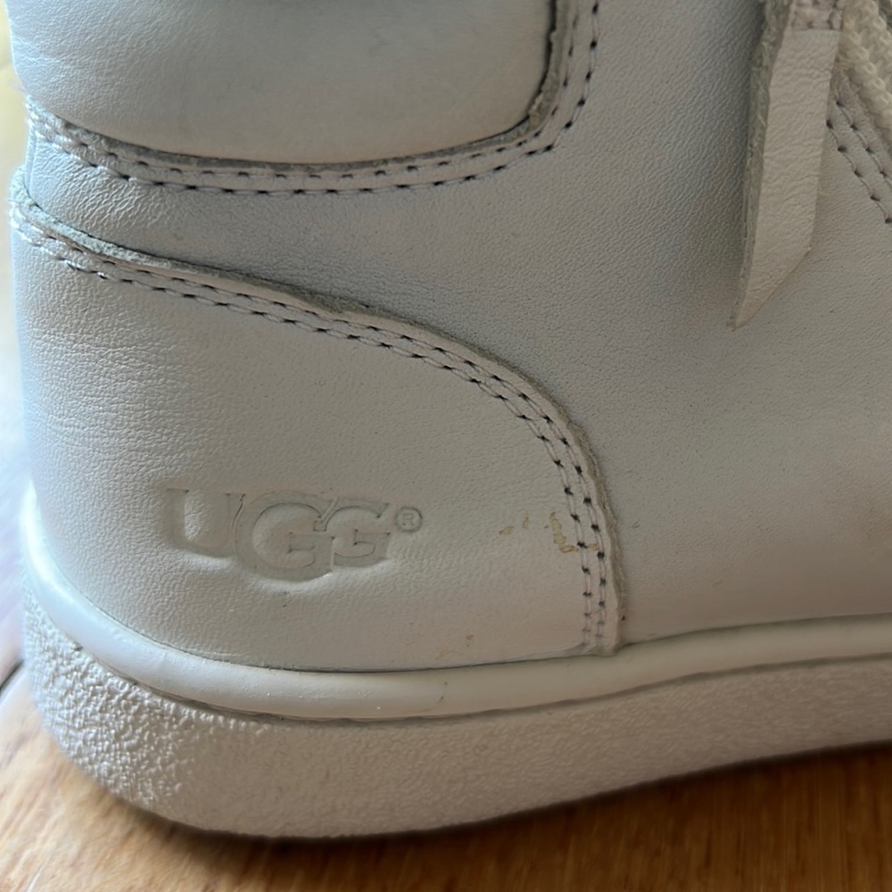 Ugg high top size 5.5